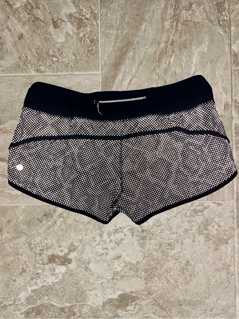 Lululemon Speed Short Kill the Lights Reflective Dots Size 8 Rare